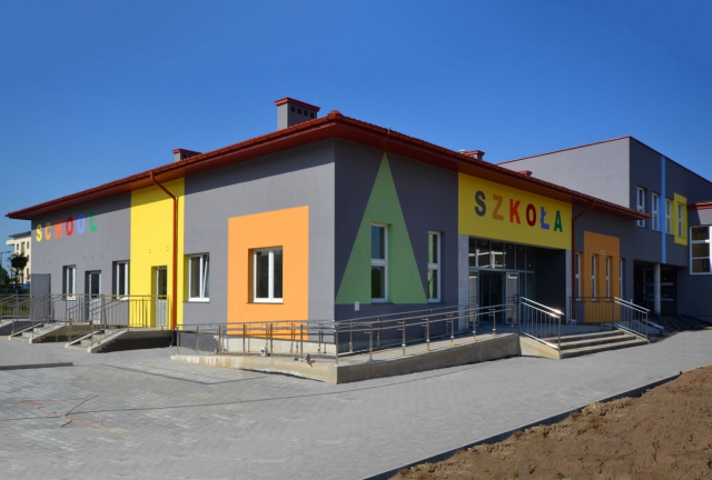 SZKOŁA PODSTAWOWA, RADOM UL. RADOMSKIEGO