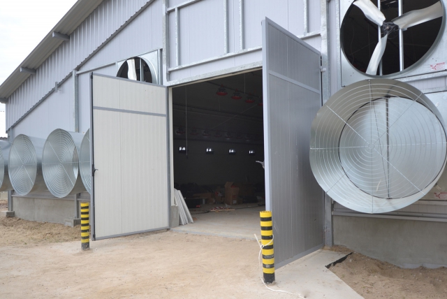 WROTA, DRZWI TUNELOWE, DRZWI SOCJALNE DO FERM DROBIU 