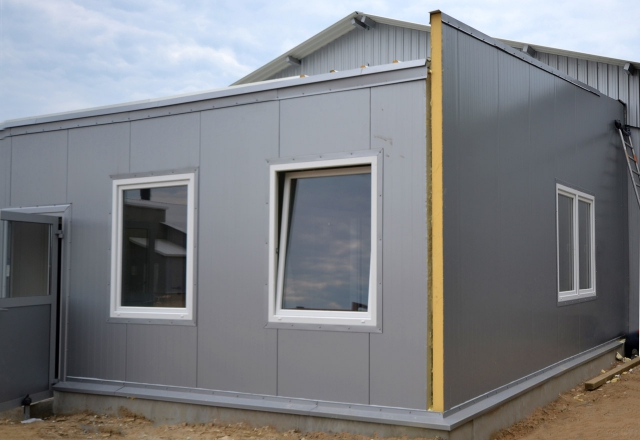 WROTA, DRZWI TUNELOWE, DRZWI SOCJALNE DO FERM DROBIU 