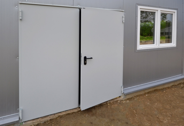 WROTA, DRZWI TUNELOWE, DRZWI SOCJALNE DO FERM DROBIU 