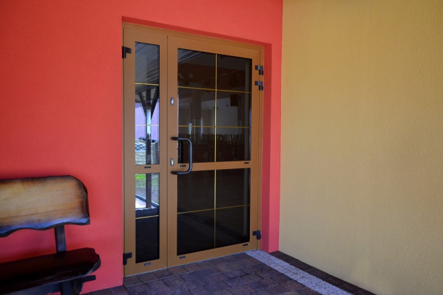 DWÓR JARZĘBINA, WIERZBICA UL. OGRODOWA 3